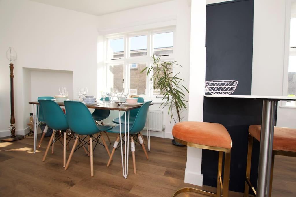 Beautiful Large 3-Bed Coastal Flat With Parking. Διαμέρισμα Frinton-on-Sea Εξωτερικό φωτογραφία