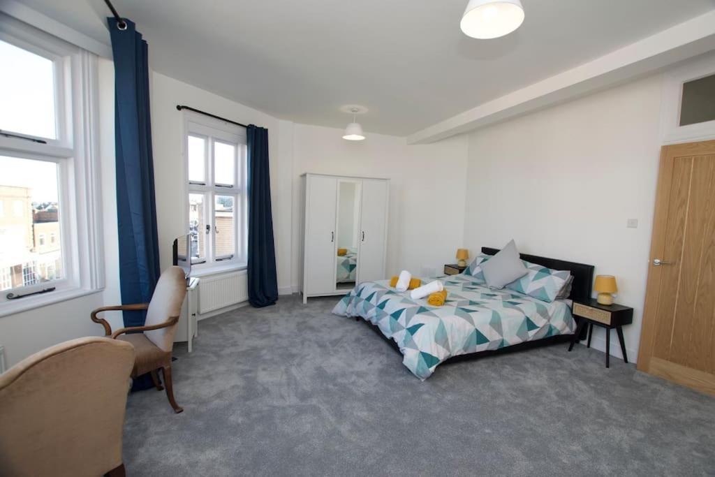 Beautiful Large 3-Bed Coastal Flat With Parking. Διαμέρισμα Frinton-on-Sea Εξωτερικό φωτογραφία