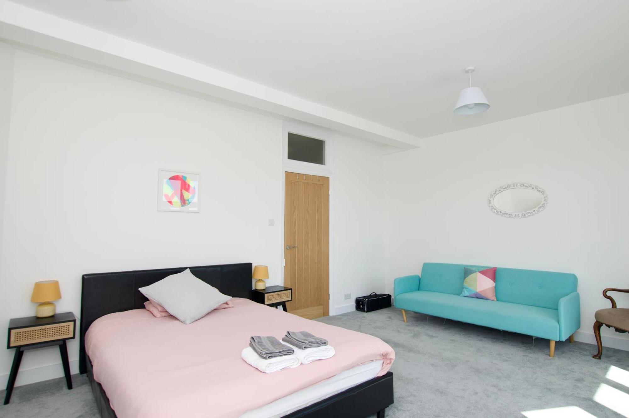 Beautiful Large 3-Bed Coastal Flat With Parking. Διαμέρισμα Frinton-on-Sea Εξωτερικό φωτογραφία