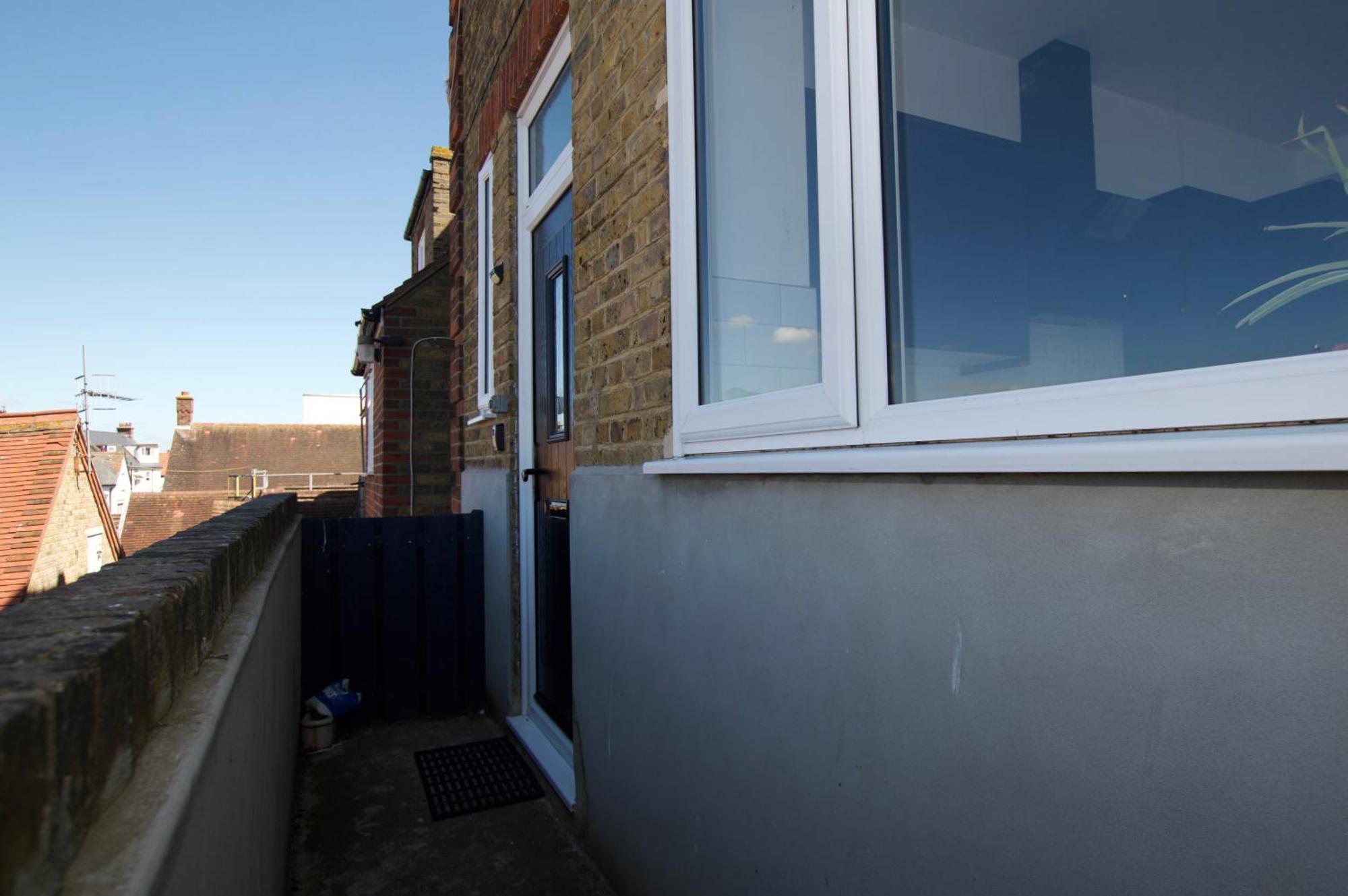 Beautiful Large 3-Bed Coastal Flat With Parking. Διαμέρισμα Frinton-on-Sea Εξωτερικό φωτογραφία